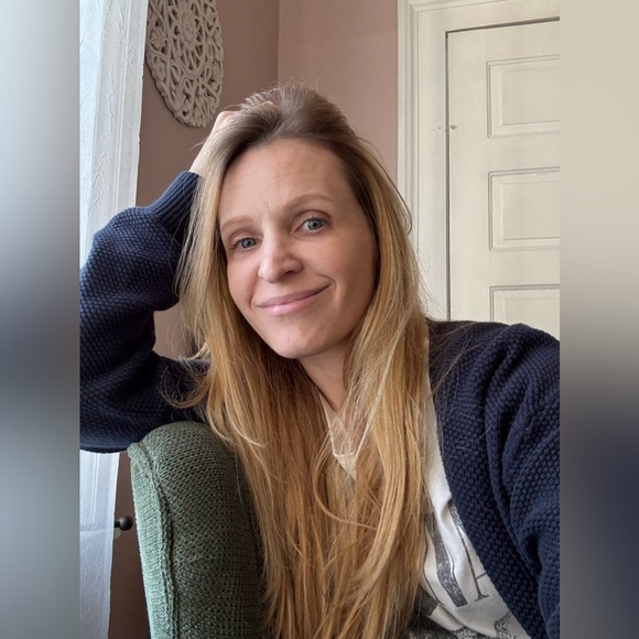 Samantha - Picture 1 of 7